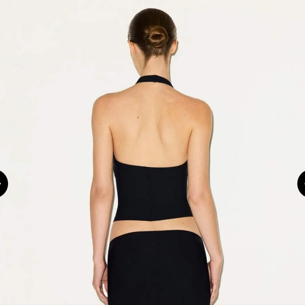 NWT $64 SKIMS Cling Matte Halter Top Medium Obsidian - Picture 3 of 5